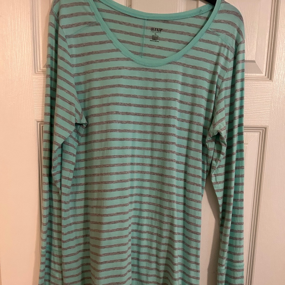 Aqua and gray Tshirt